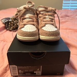 Jordan Pink and White Sneakers High-Top Design